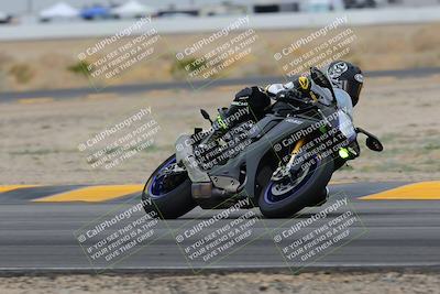 media/Jan-14-2023-SoCal Trackdays (Sat) [[497694156f]]/Turn 4 Set 2 (1030am)/